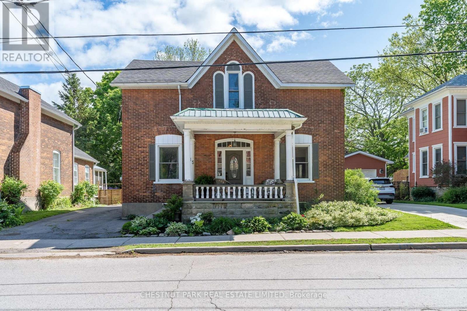 15 PAUL ST
