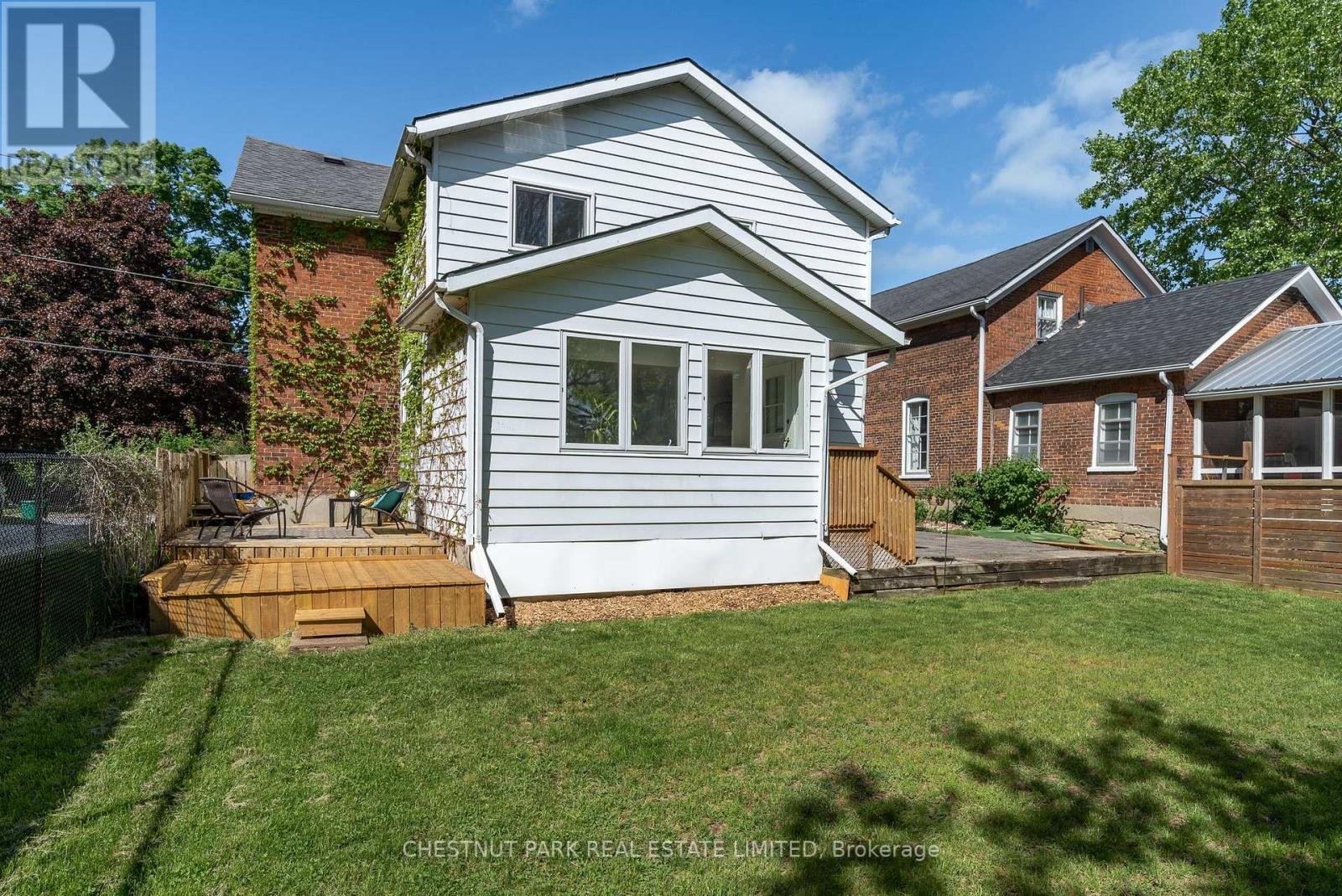 15 PAUL ST