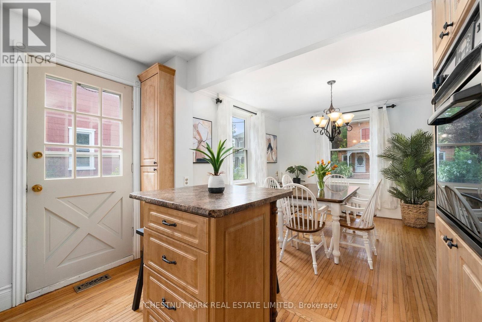 15 PAUL ST