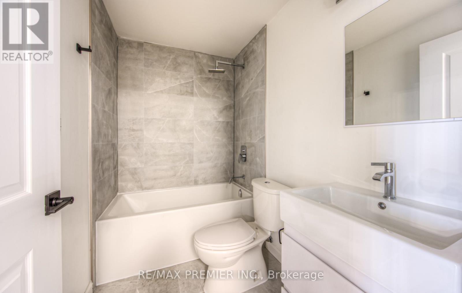 #210 -7 ERIE AVE N, #210