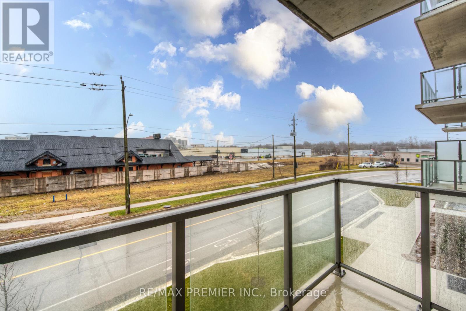 #210 -7 ERIE AVE N, #210