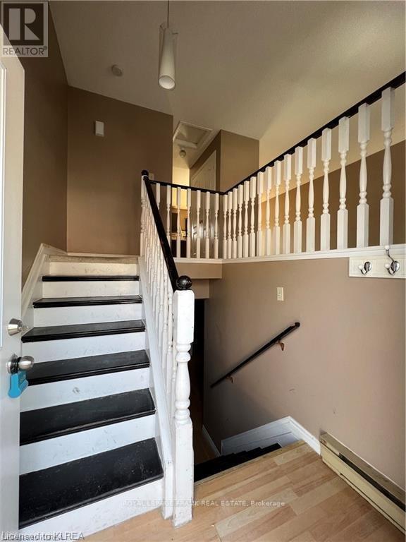 #26 -115 MARY ST W, #26