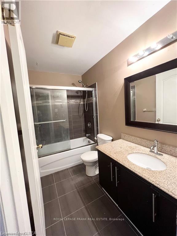 #26 -115 MARY ST W, #26
