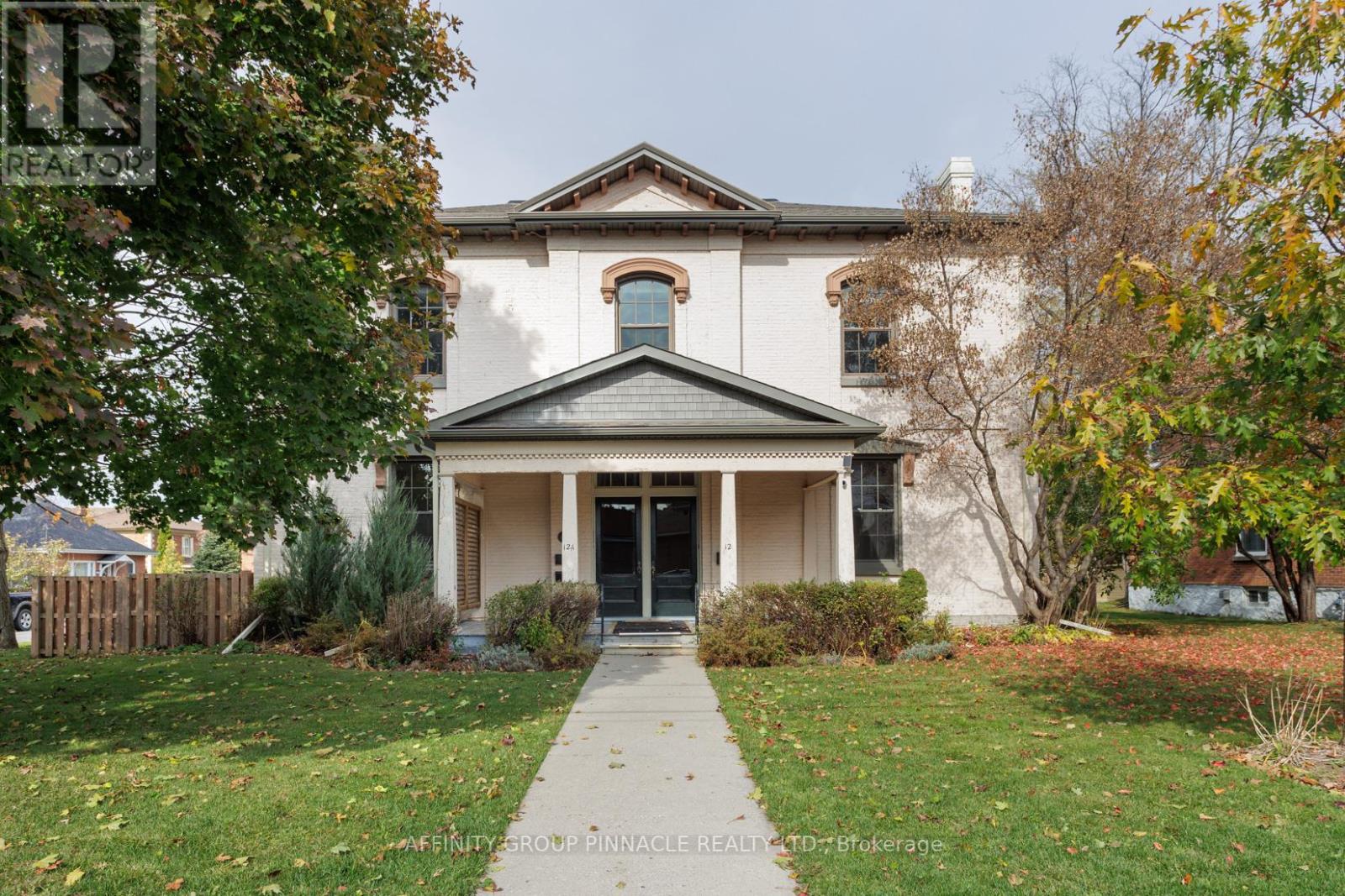 12 RUSSELL ST E