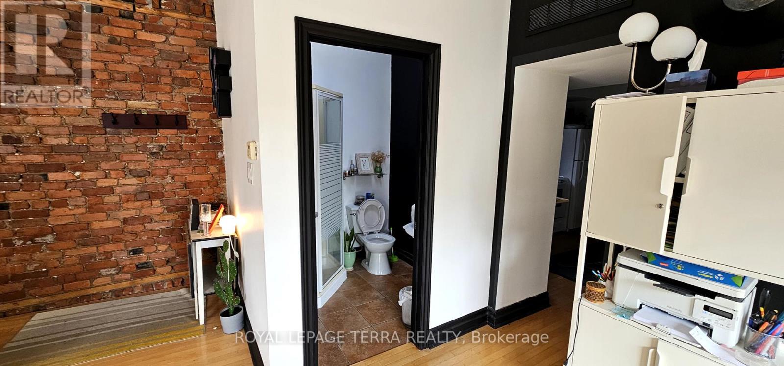 #2 -188 LOCKE ST S, #2