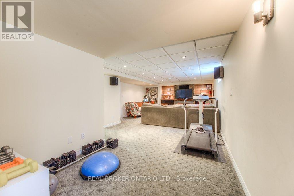 479 CHESAPEAKE DR