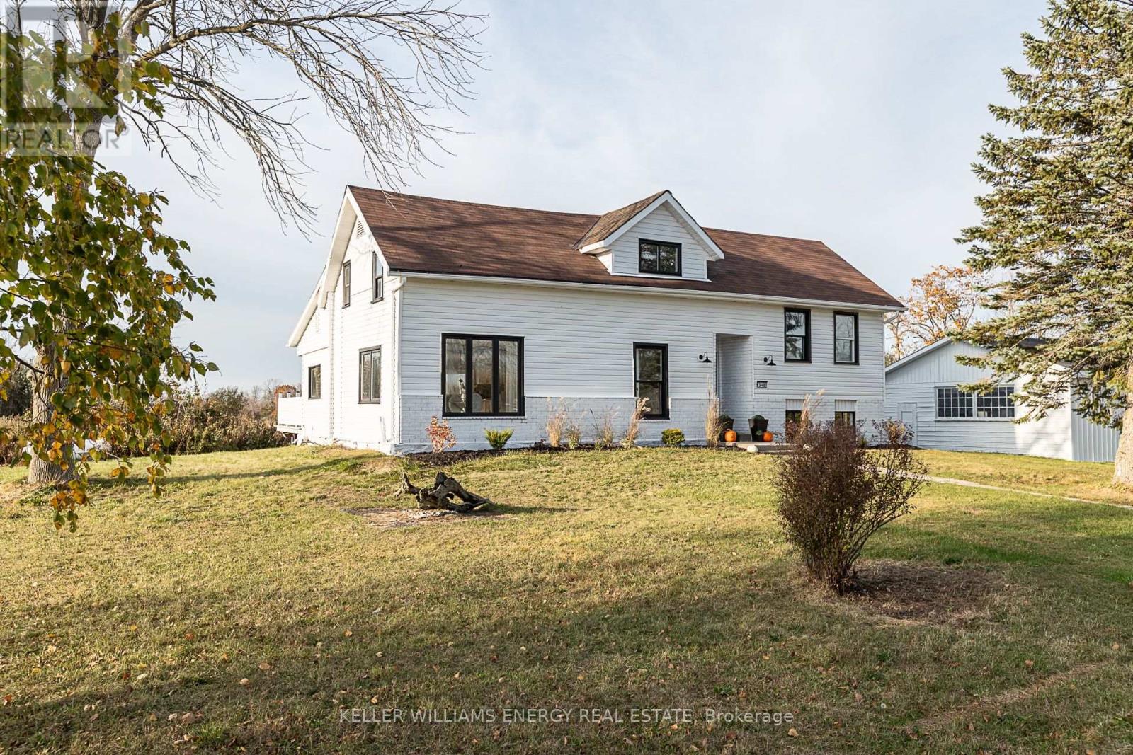 3048 VICTORIA RD