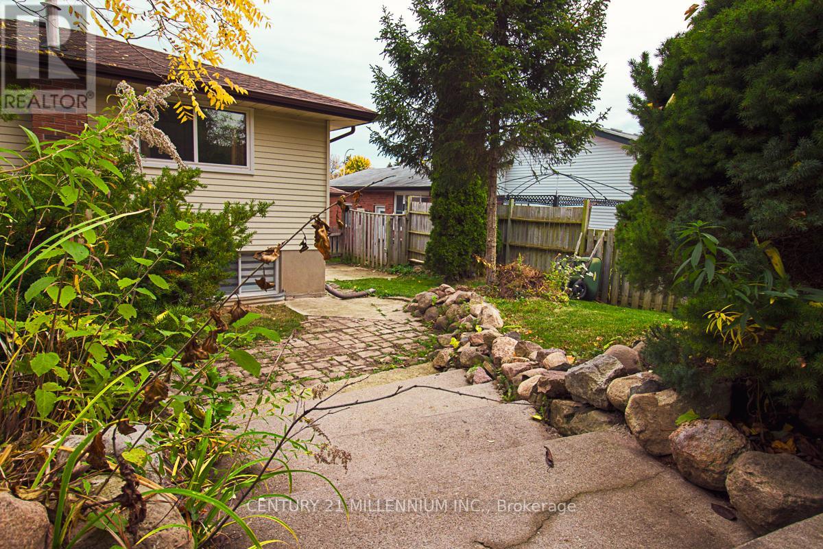 128 WESTVALE DR