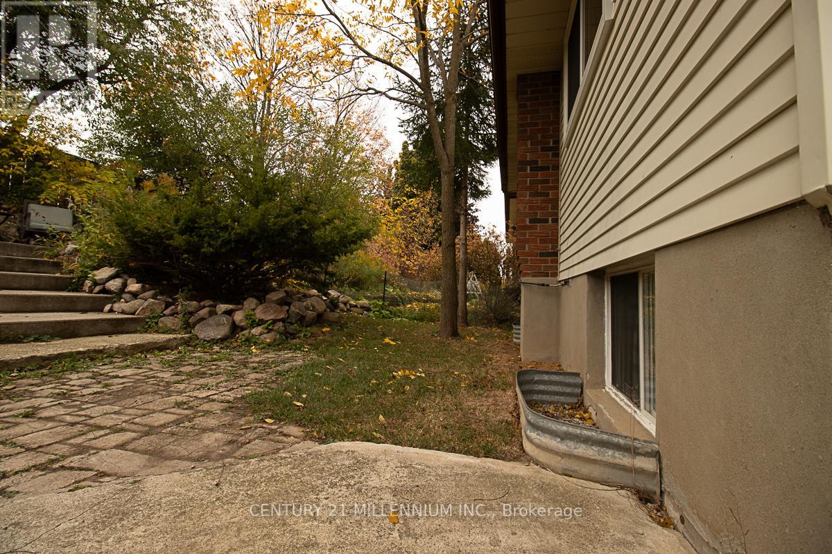 128 WESTVALE DR