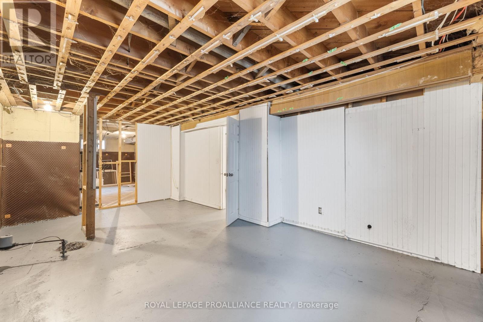 34 HASTINGS DR
