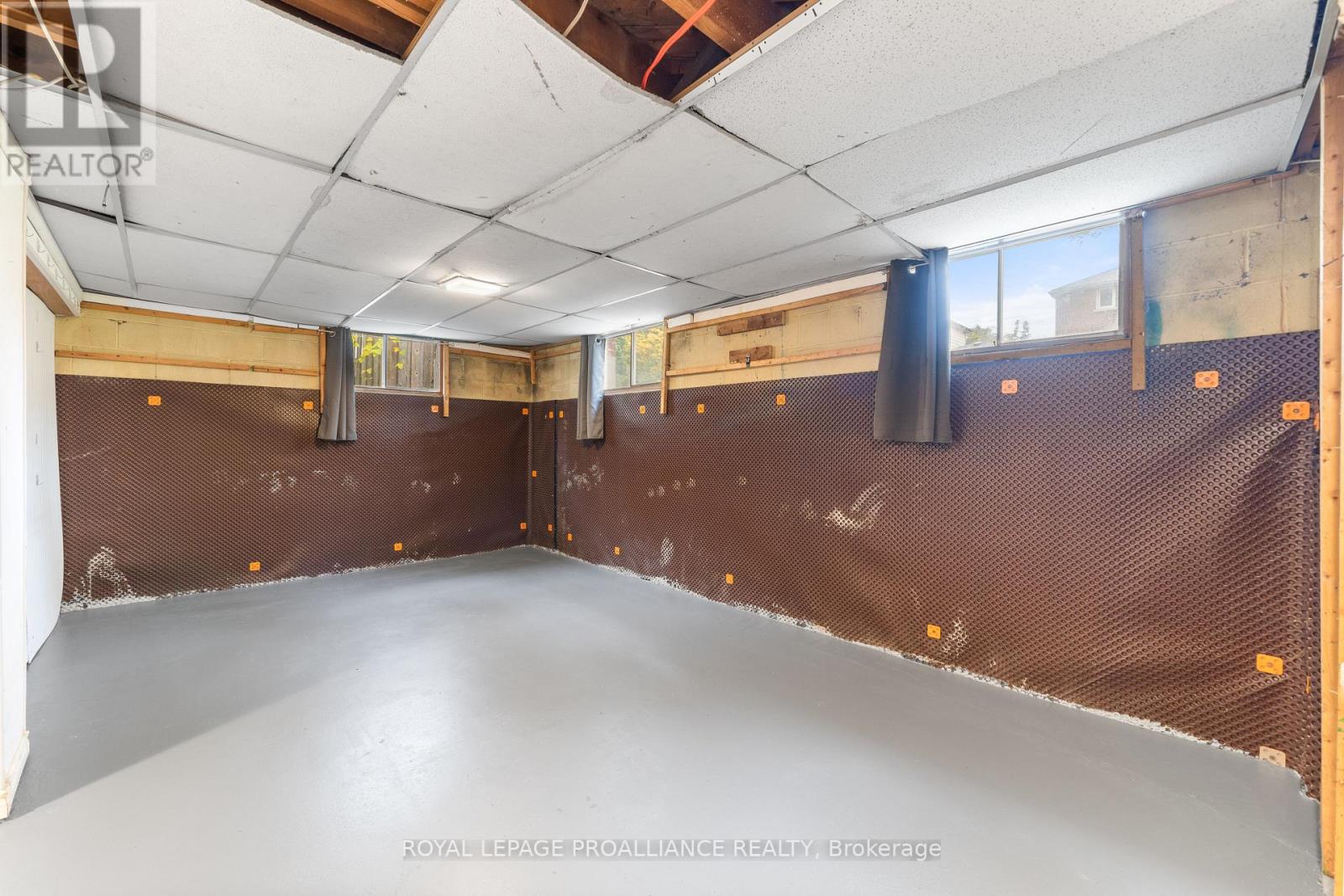 34 HASTINGS DR