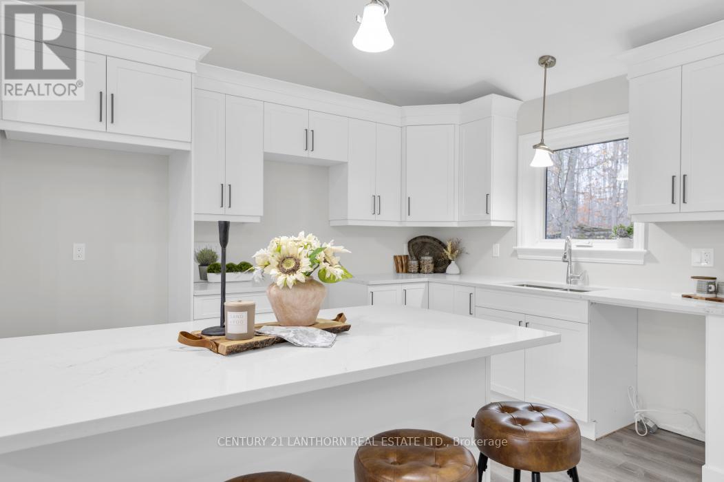 52 LIVINGWOOD CRES