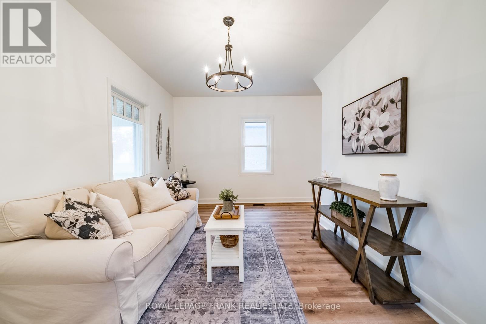 118 GLENELG ST W