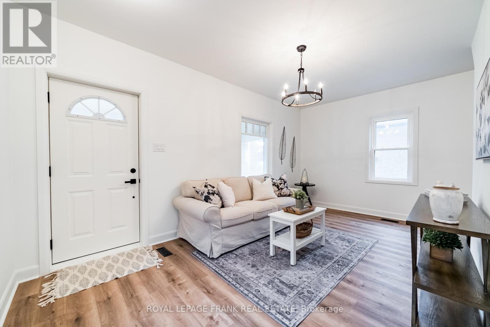 118 GLENELG ST W