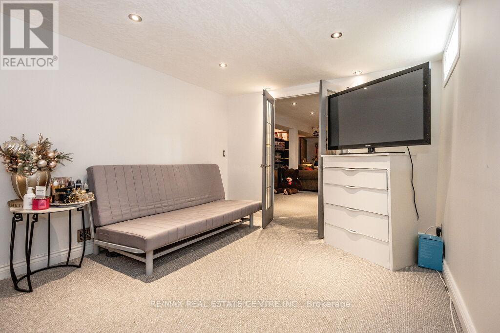 326 GRANGEWOOD DR