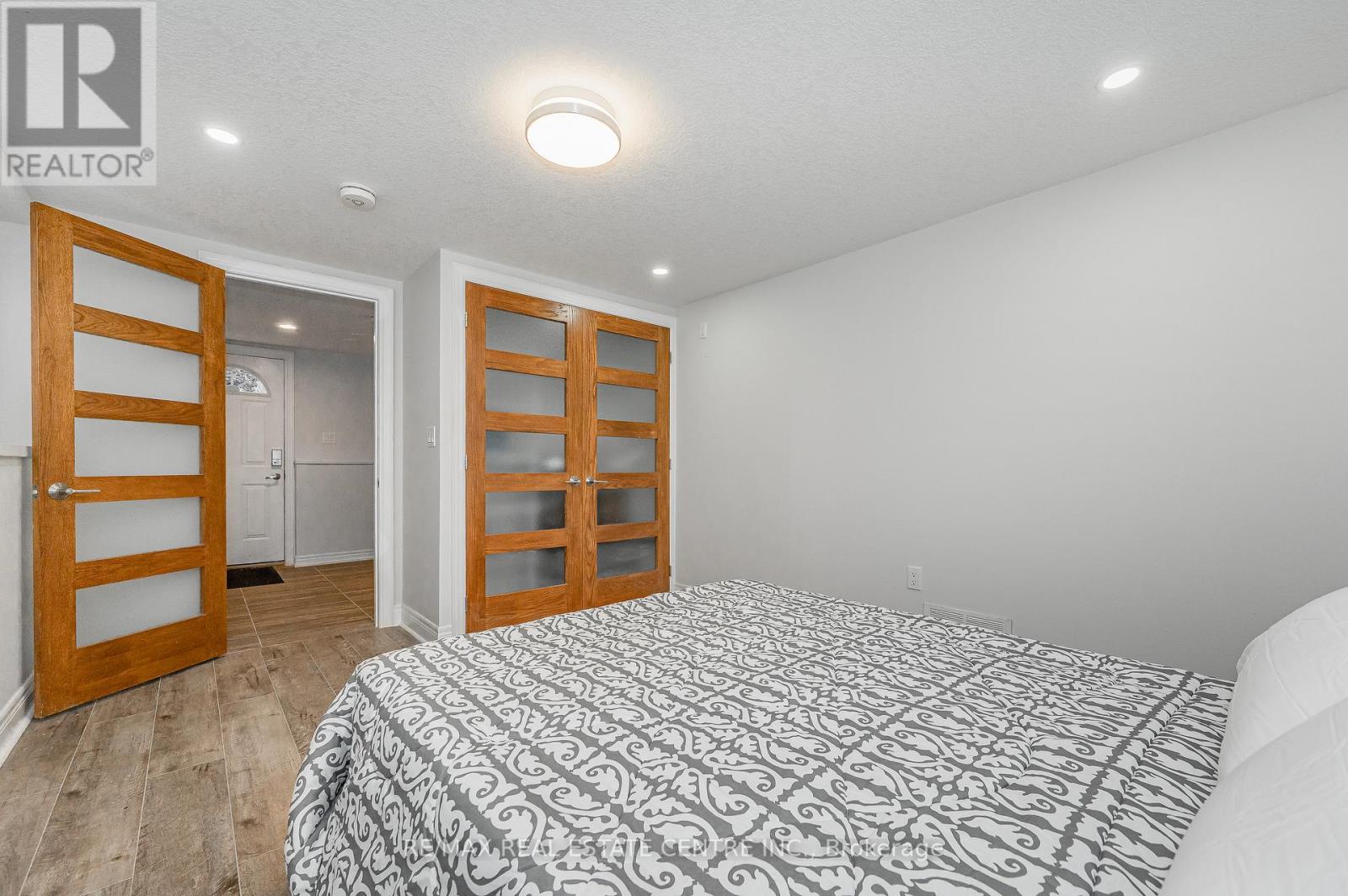 18 SUMMERSIDE CRES