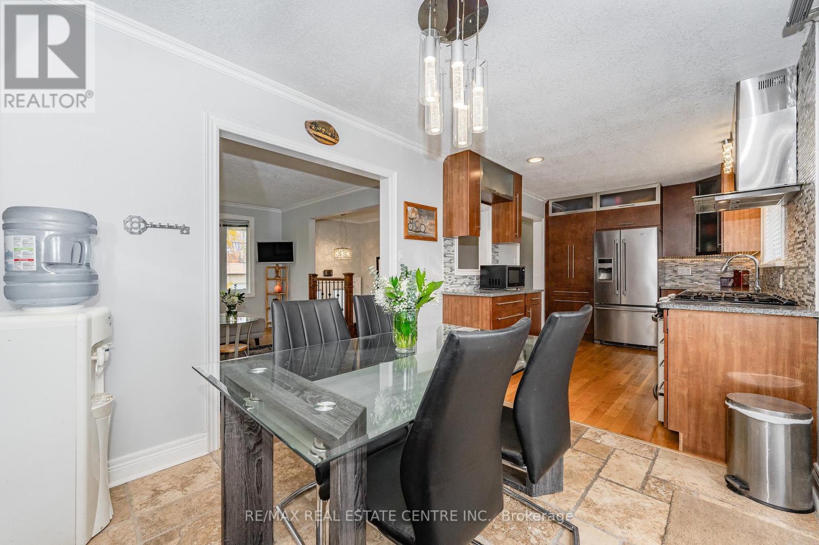 18 SUMMERSIDE CRES