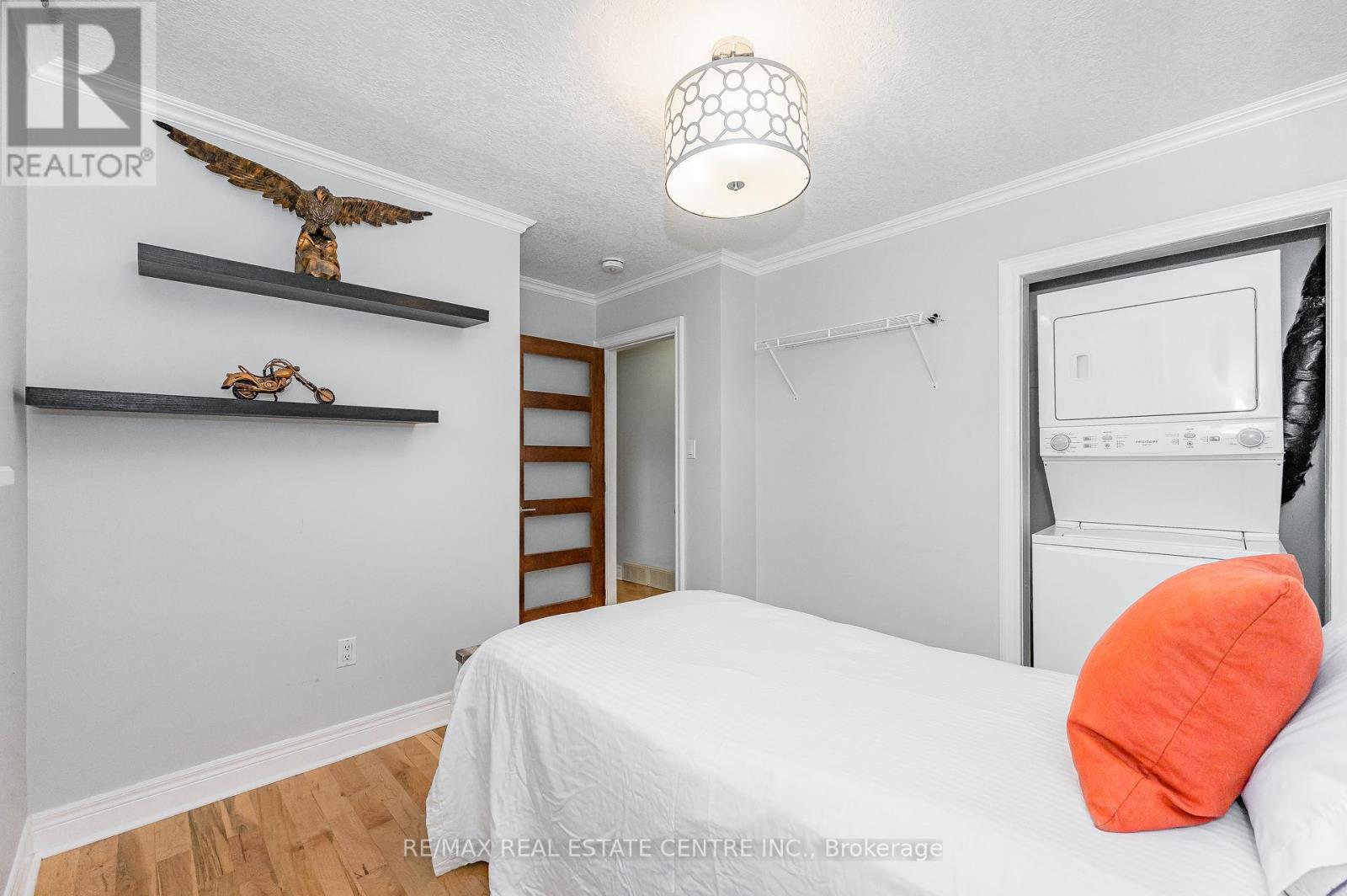 18 SUMMERSIDE CRES