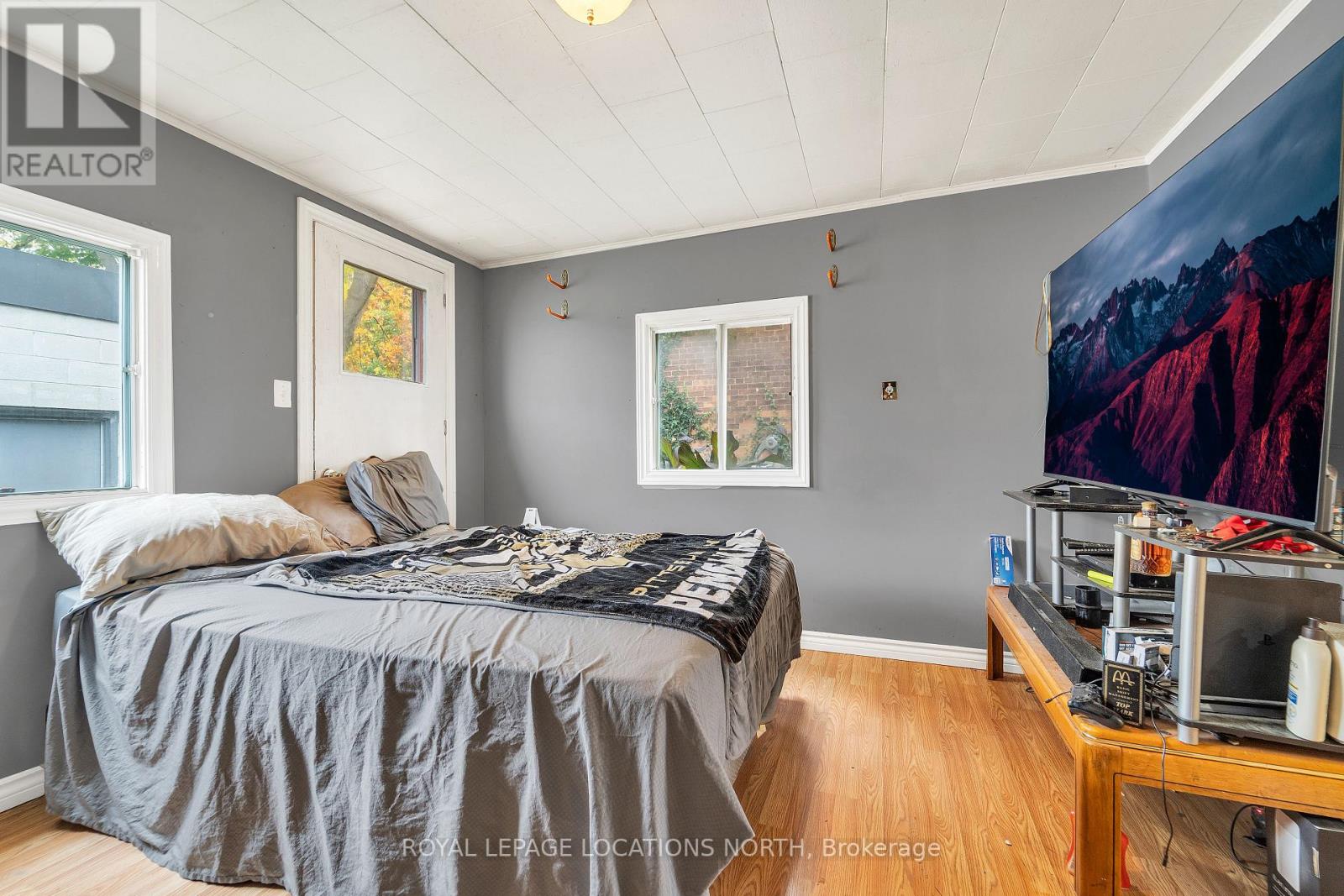 1325 2ND AVE E