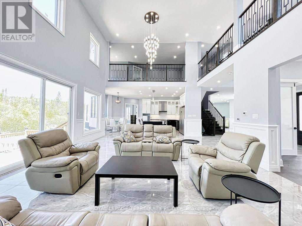 9 RUSTLEWOOD AVE