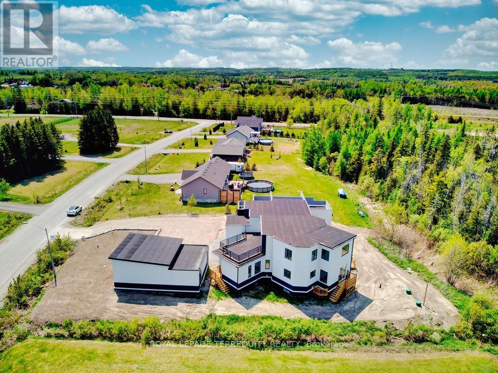 9 RUSTLEWOOD AVE