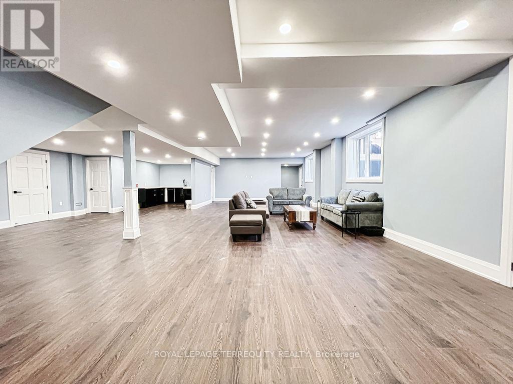 9 RUSTLEWOOD AVE