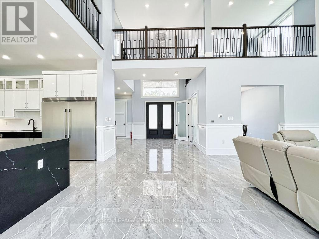 9 RUSTLEWOOD AVE