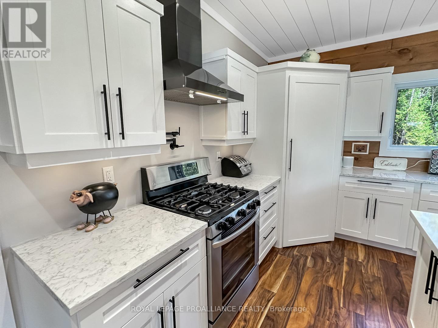 828 CEDAR SCHOOL RD