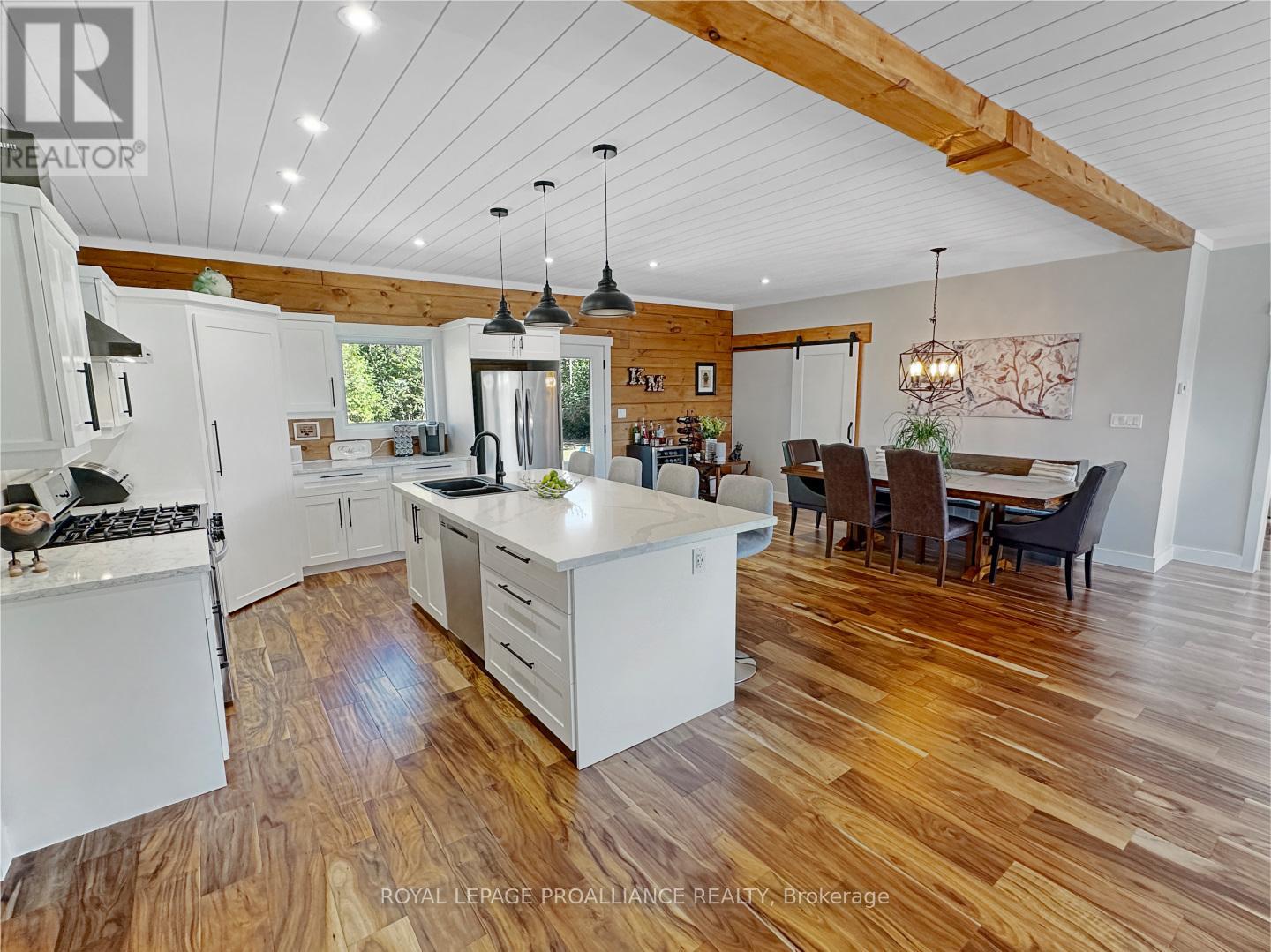 828 CEDAR SCHOOL RD