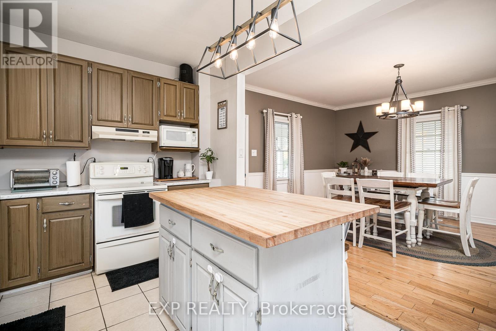 2203 COUNTY 11 RD