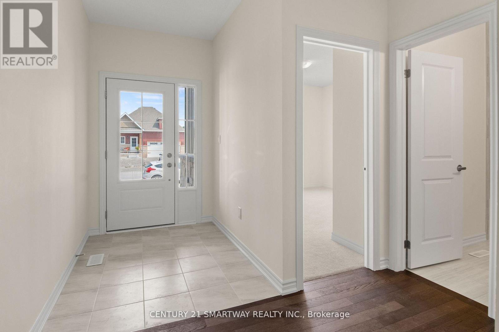 29 HILLCROFT WAY