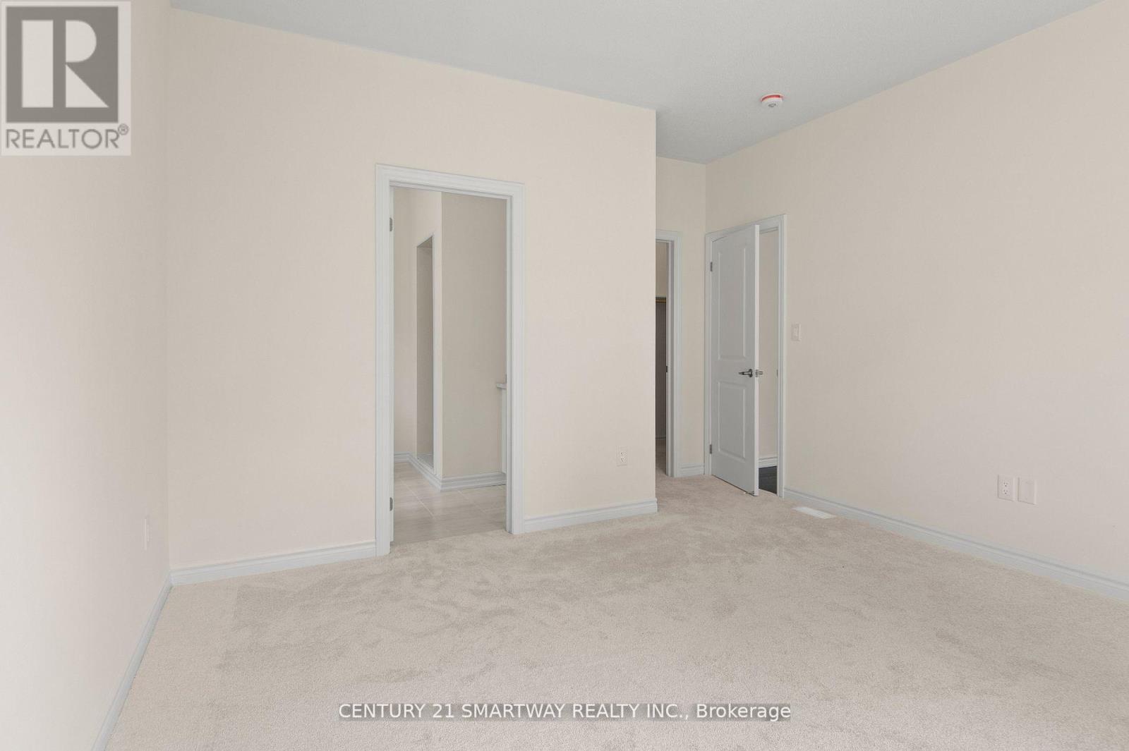 29 HILLCROFT WAY