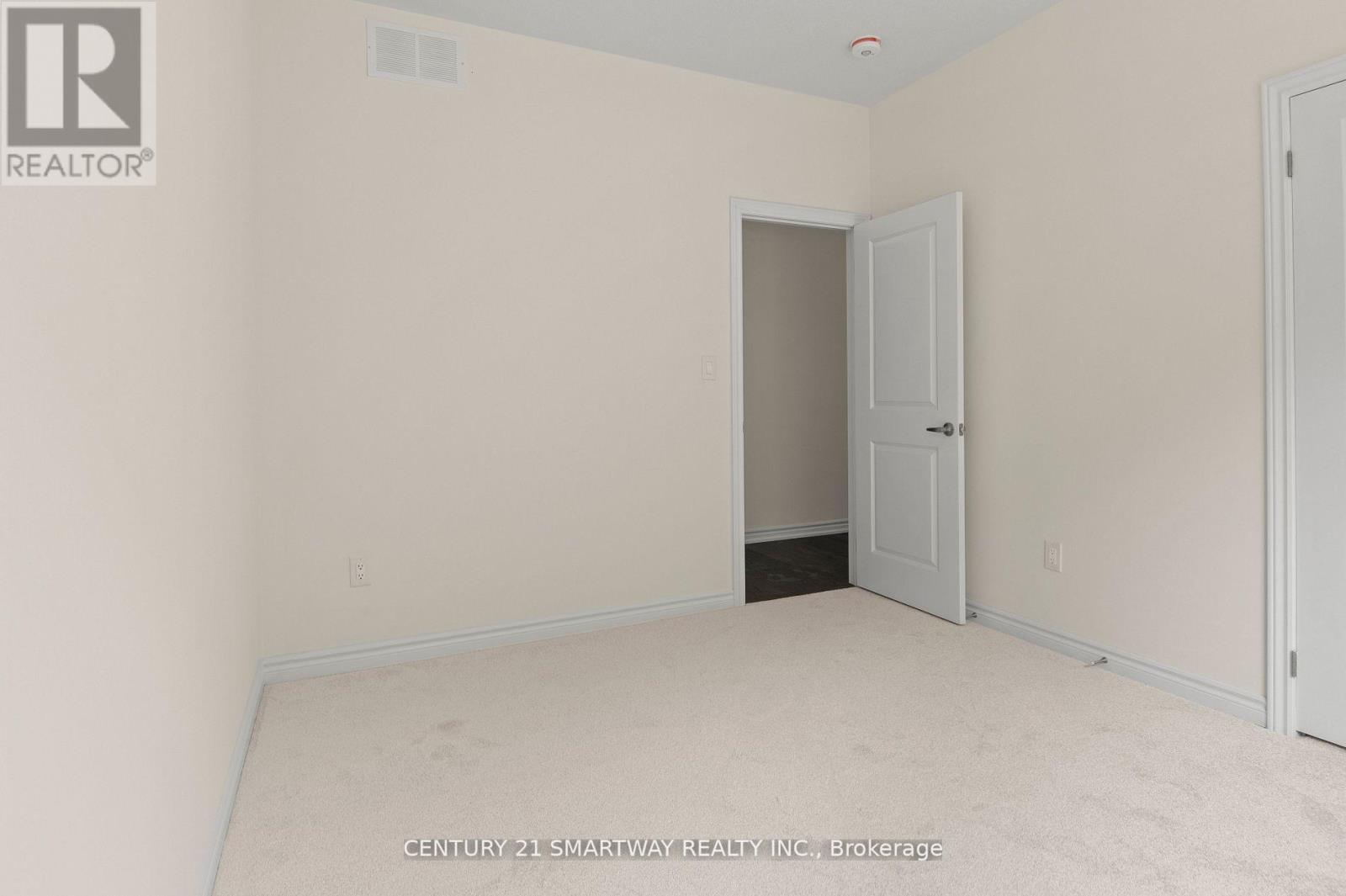 29 HILLCROFT WAY