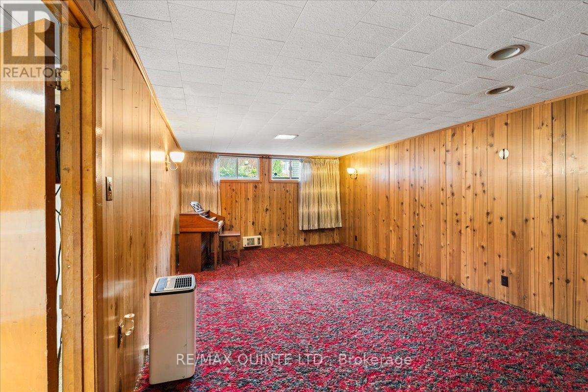 12 VILLAGE DR