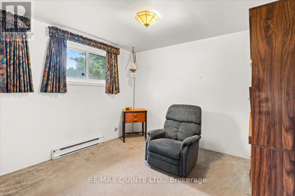 12 VILLAGE DR