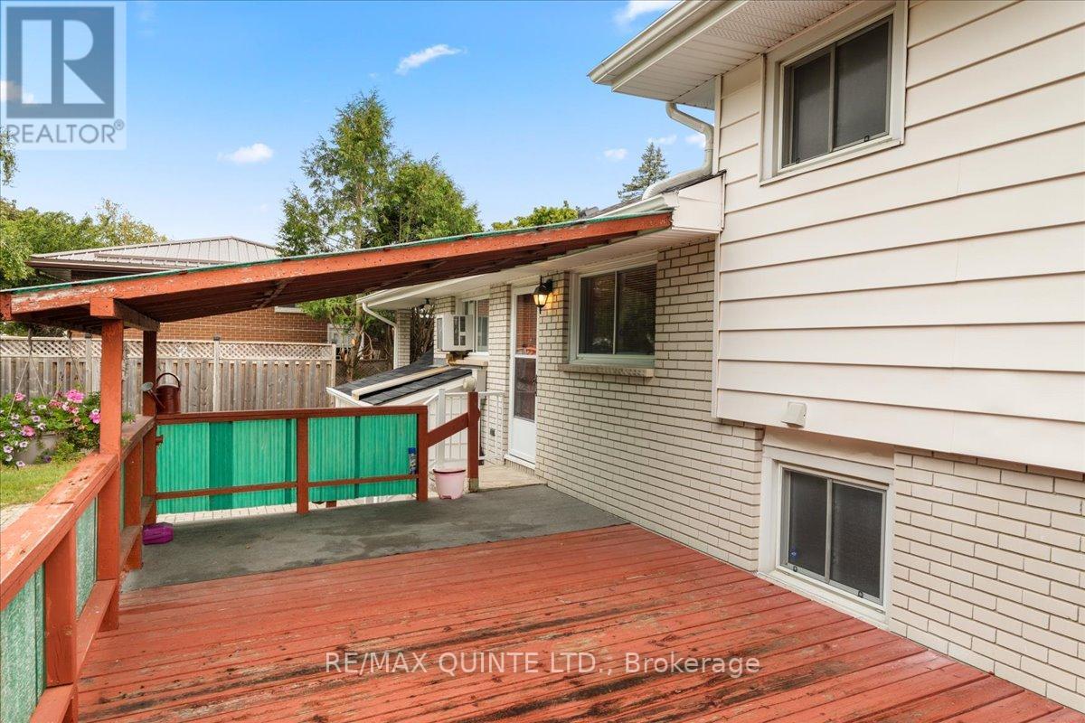 12 VILLAGE DR
