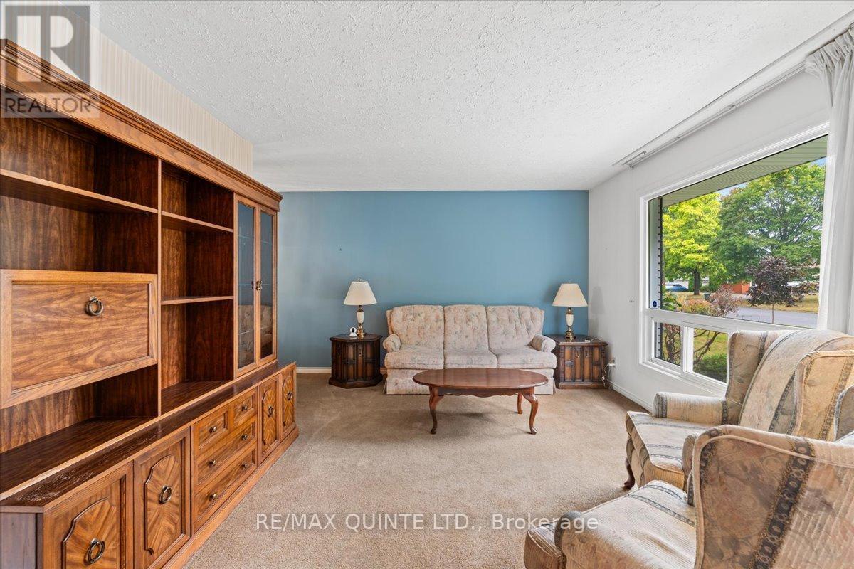 12 VILLAGE DR