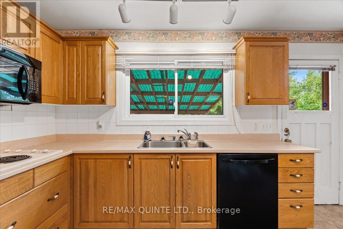 12 VILLAGE DR