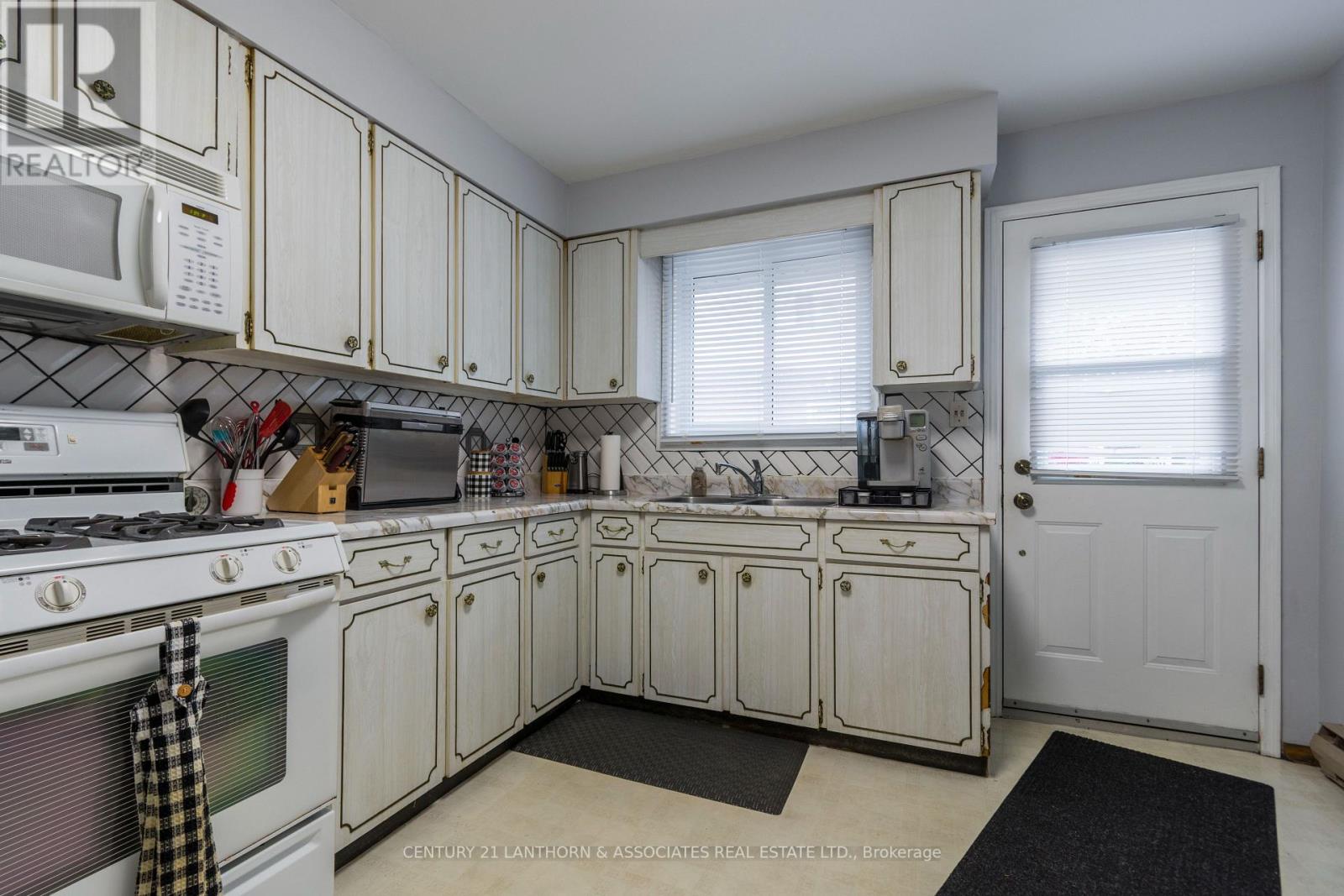 136 HASTINGS DR
