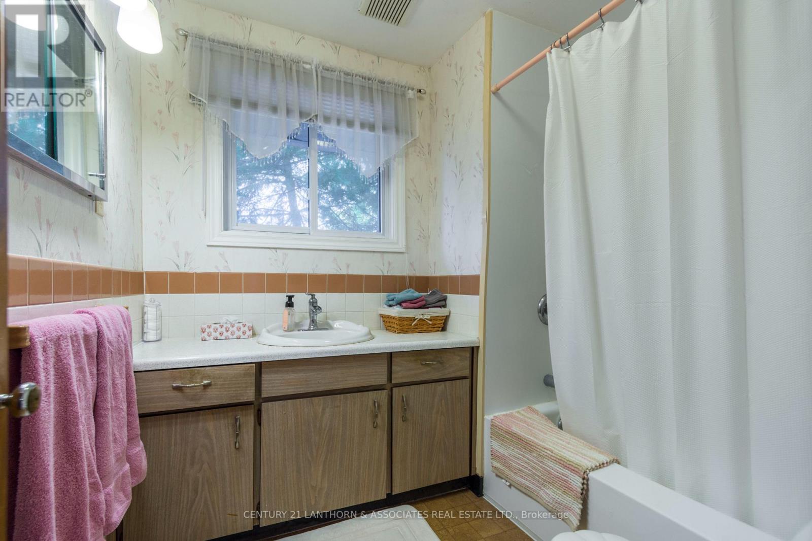 136 HASTINGS DR