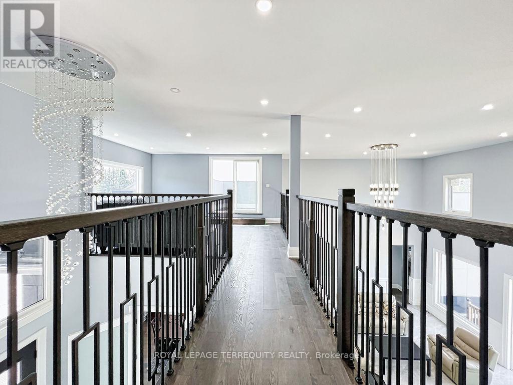 9 RUSTLEWOOD AVE