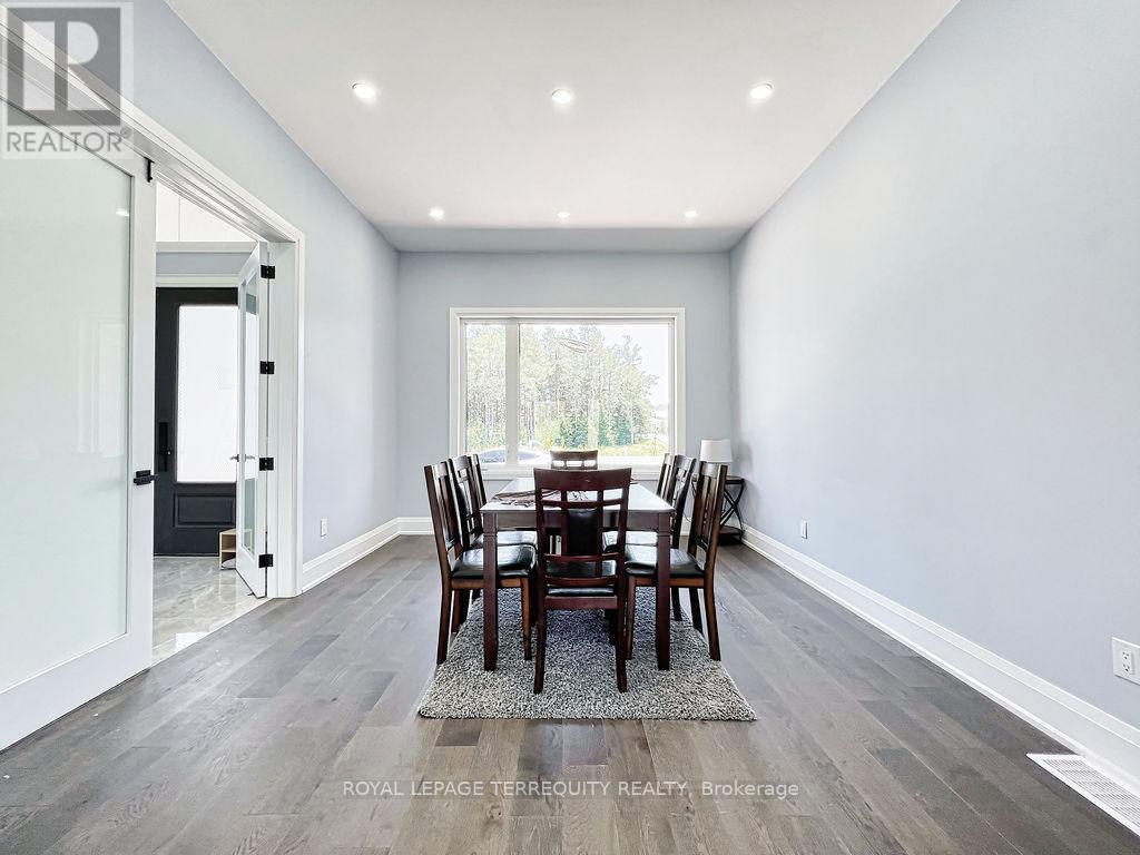 9 RUSTLEWOOD AVE