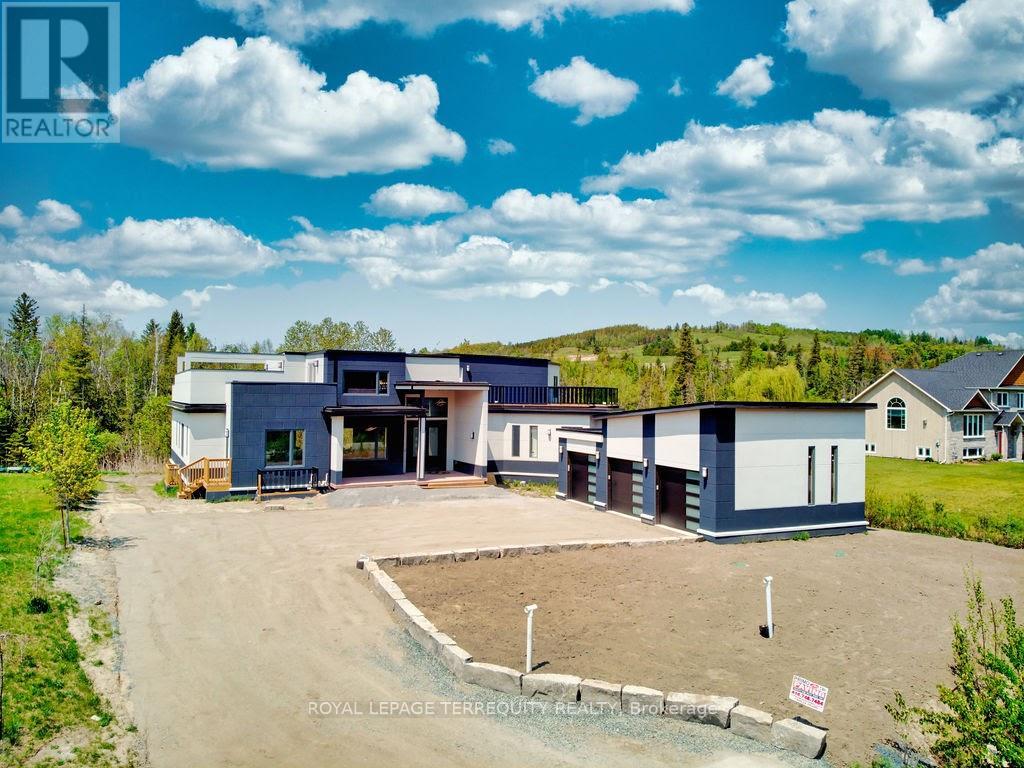 9 RUSTLEWOOD AVE