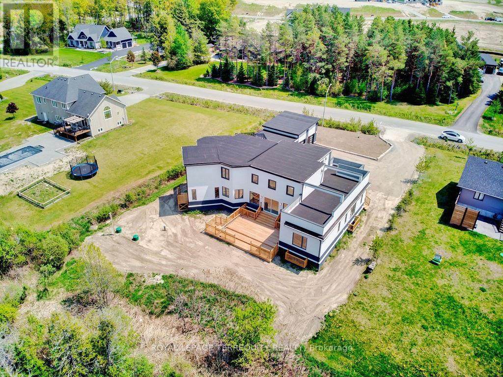 9 RUSTLEWOOD AVE