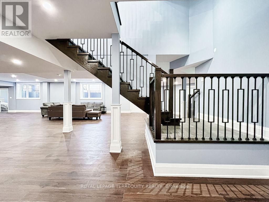 9 RUSTLEWOOD AVE