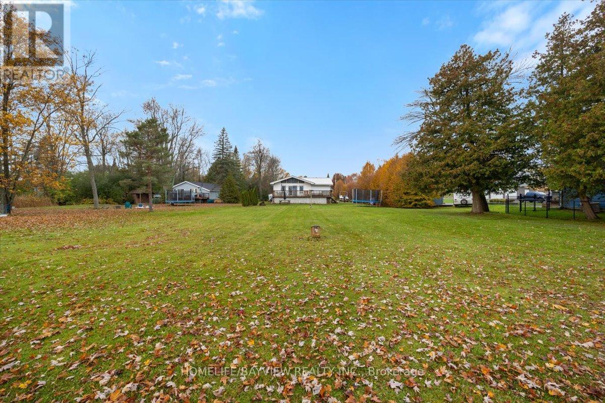 206 LAKESHORE DR E