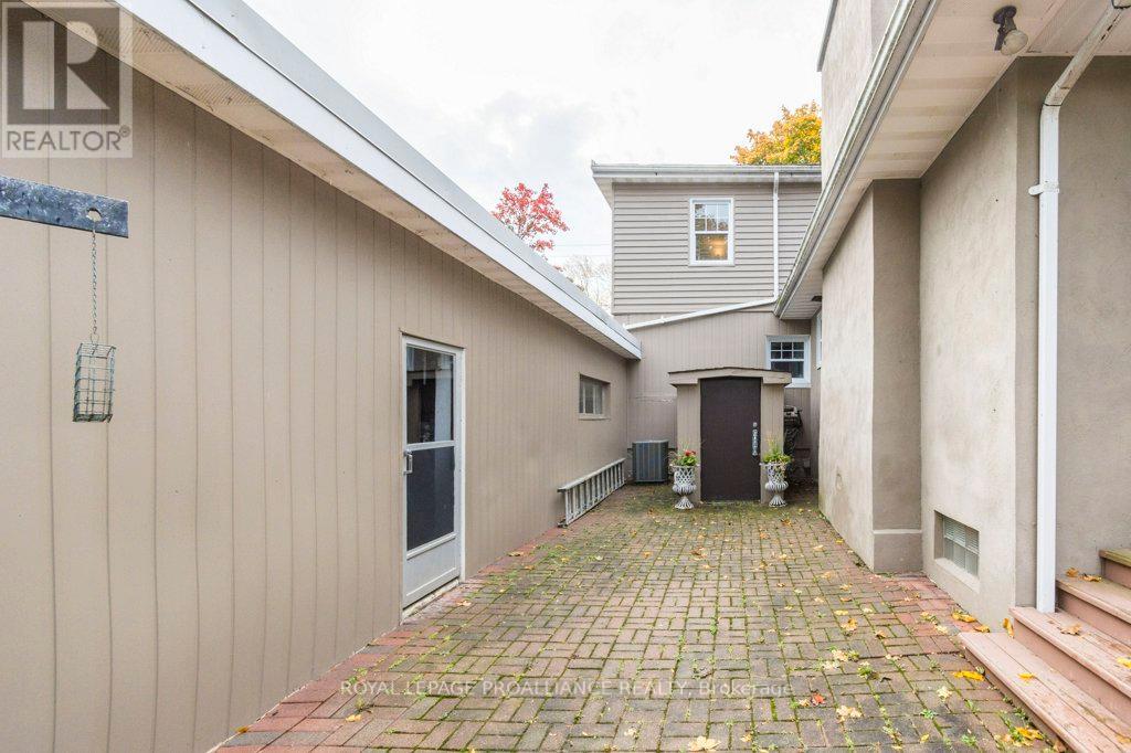 90 PINE ST