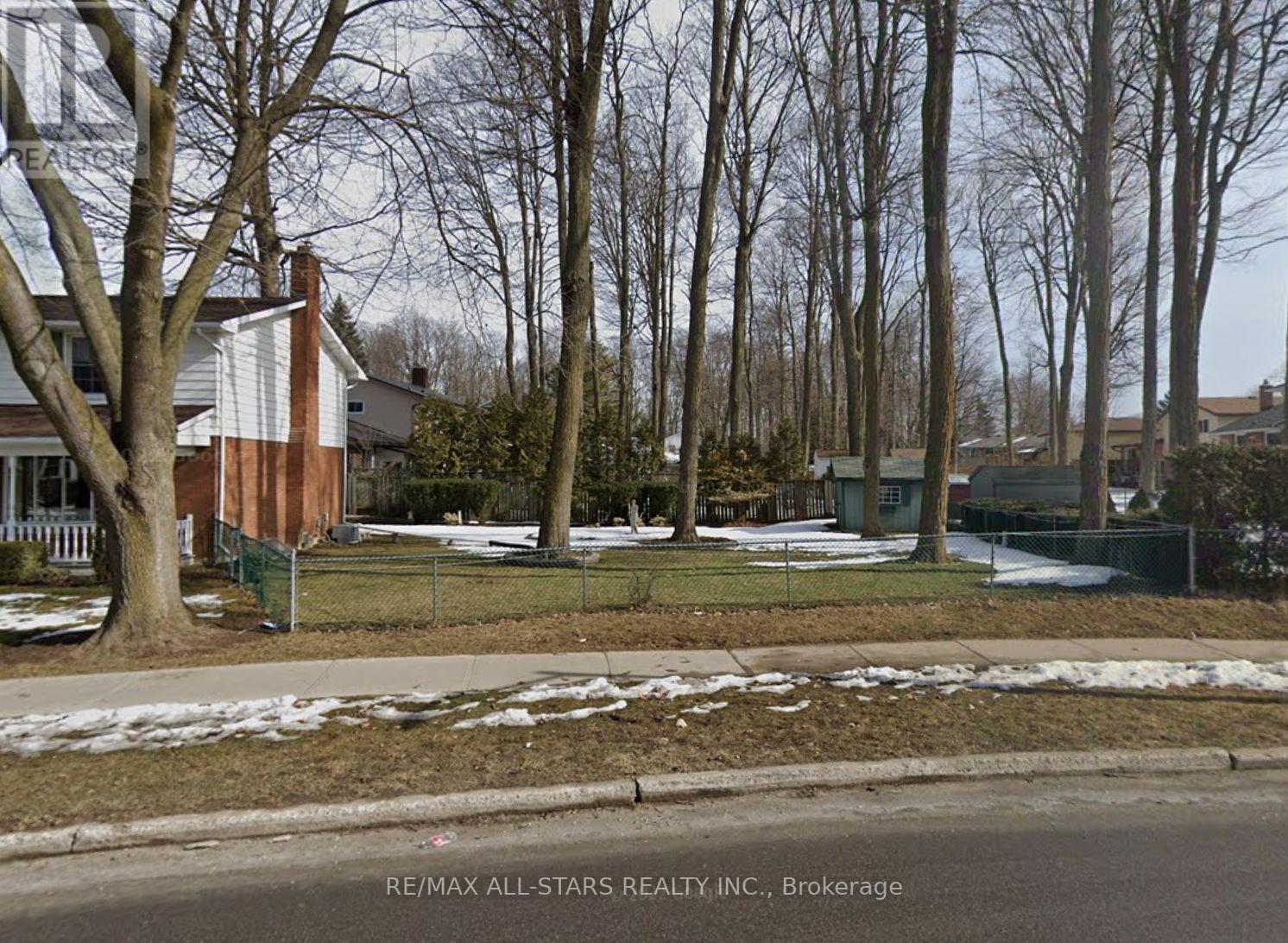 462 HAZEL ST