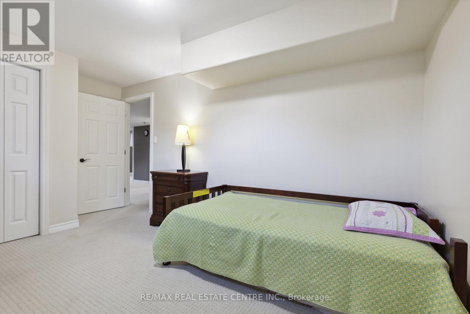 12 BARNETT ST