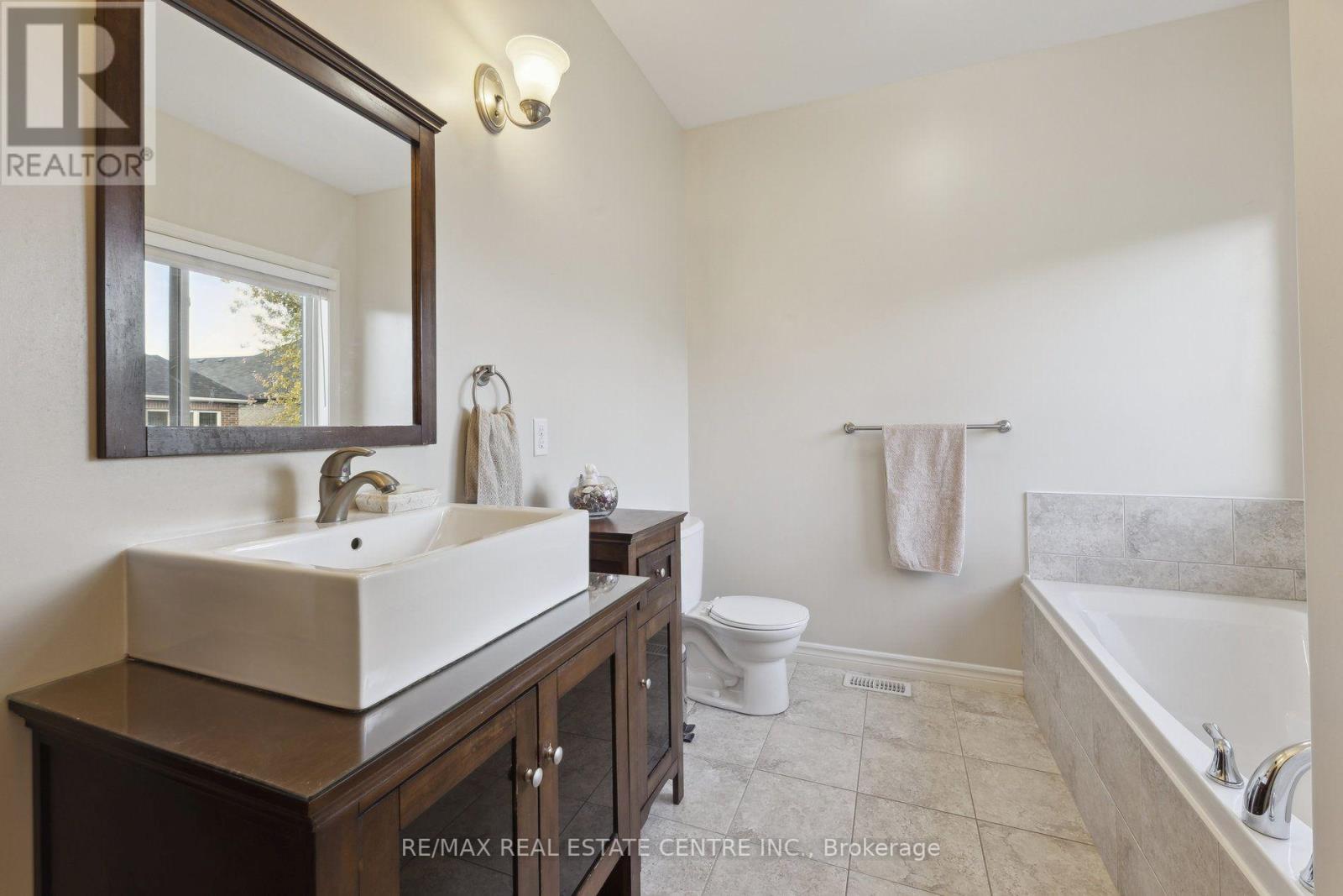 12 BARNETT ST